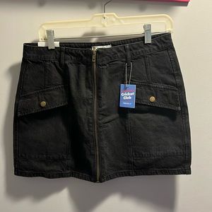 Short black denim skirt